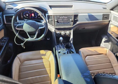 2021 Volkswagen Atlas Cross Sport Sel Premium R-Line z USA, uszkodzony, nr VIN 1V2FE2CAXMC205078